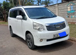 Toyota Noah 2012 White