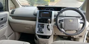 Toyota Noah 2012 White