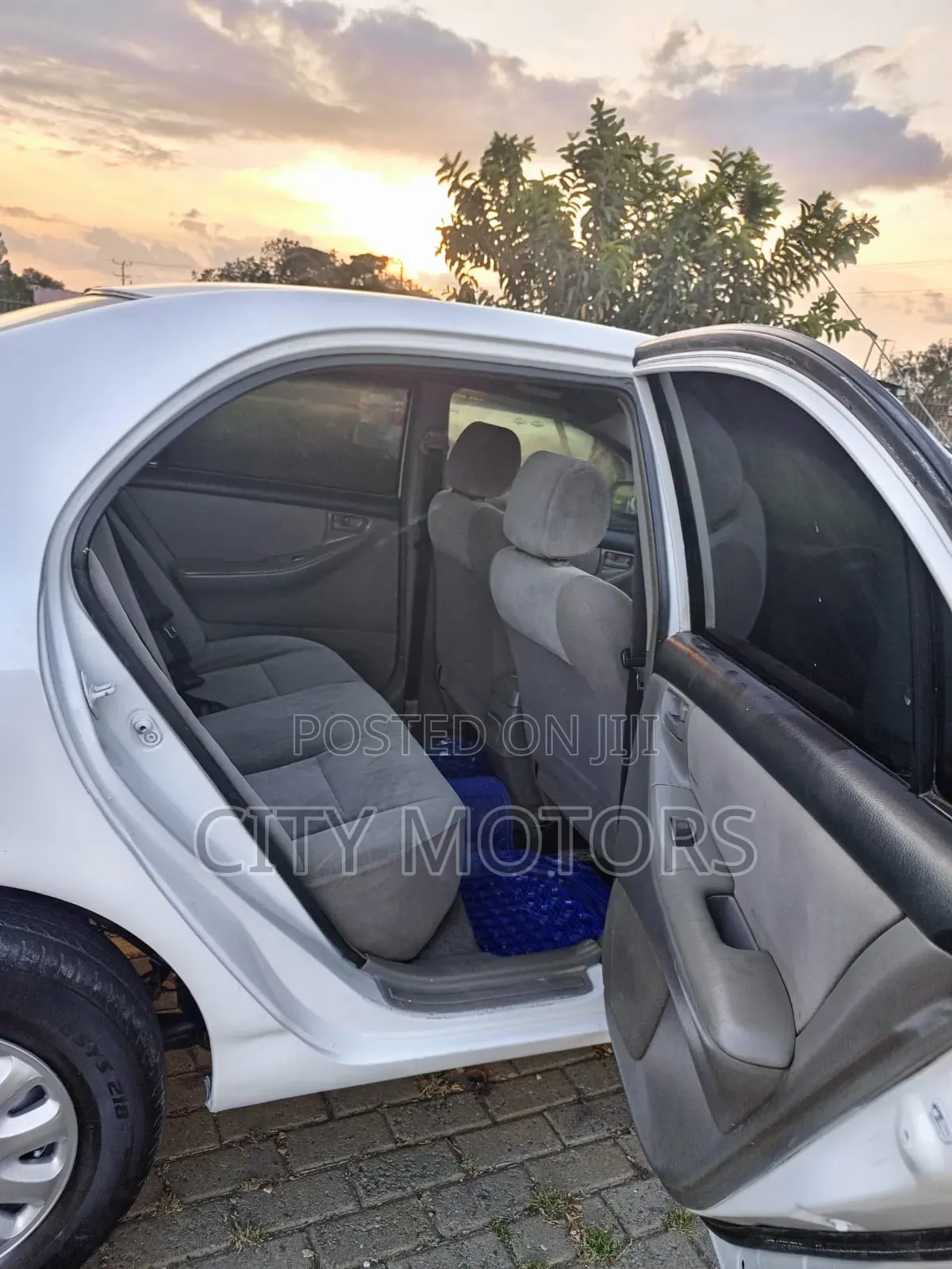 Toyota Corolla 1.5 Sedan Automatic 2002 White