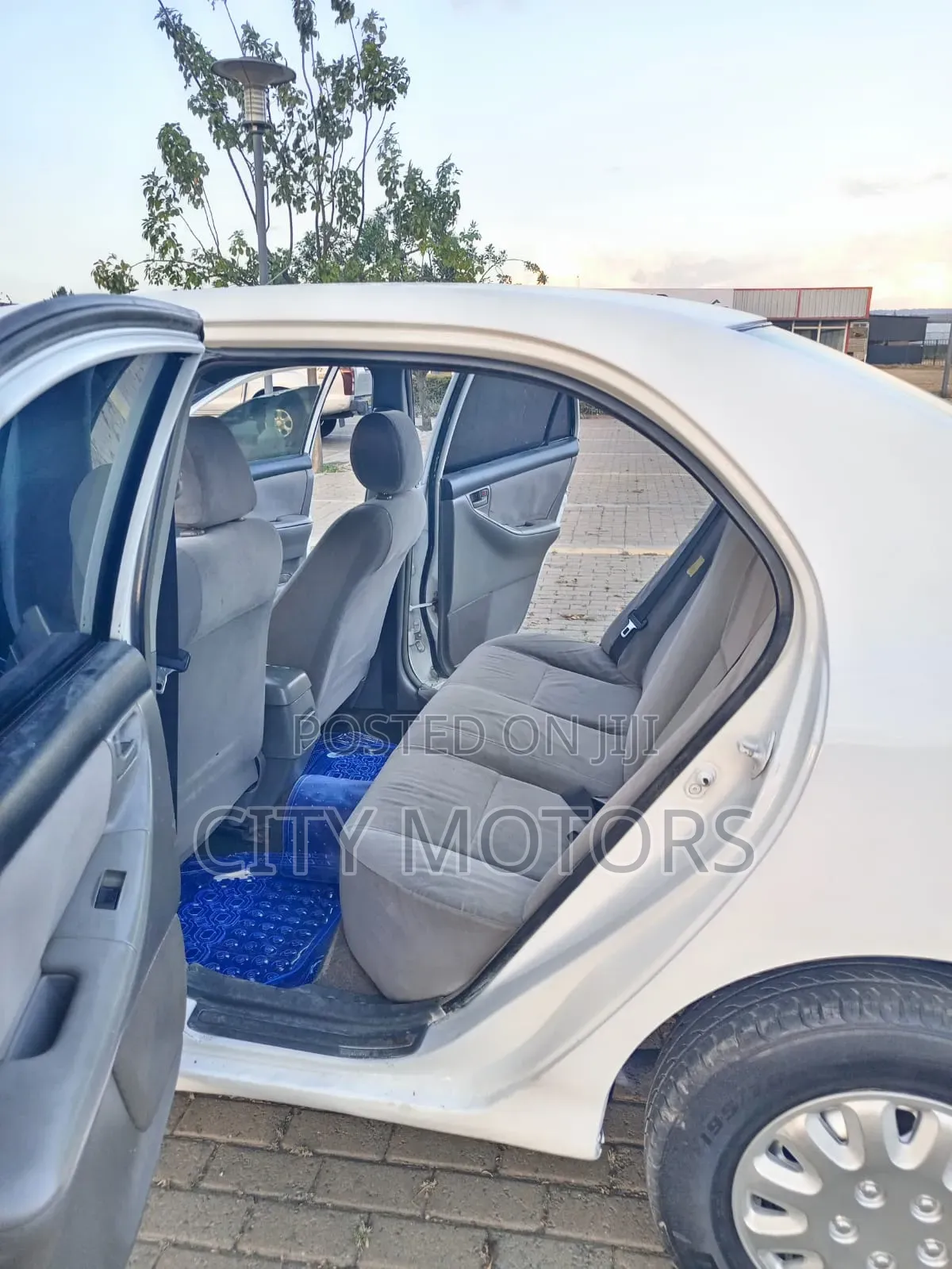Toyota Corolla 1.5 Sedan Automatic 2002 White