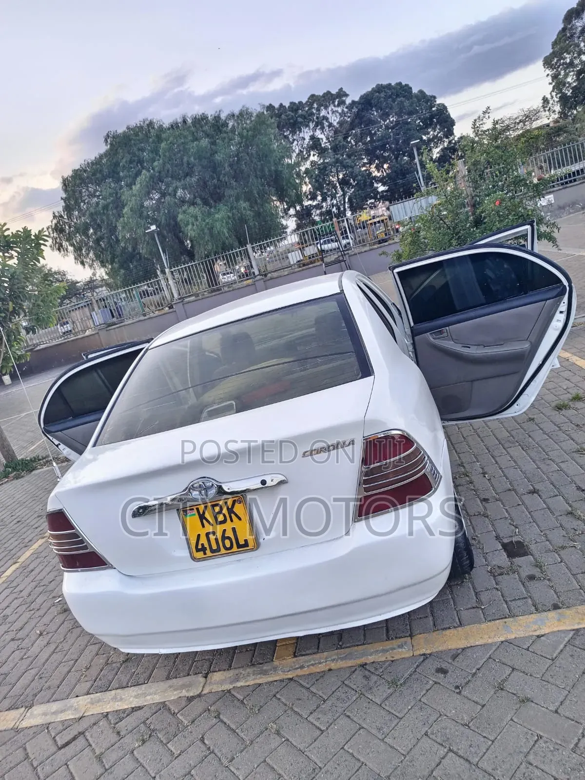 Toyota Corolla 1.5 Sedan Automatic 2002 White