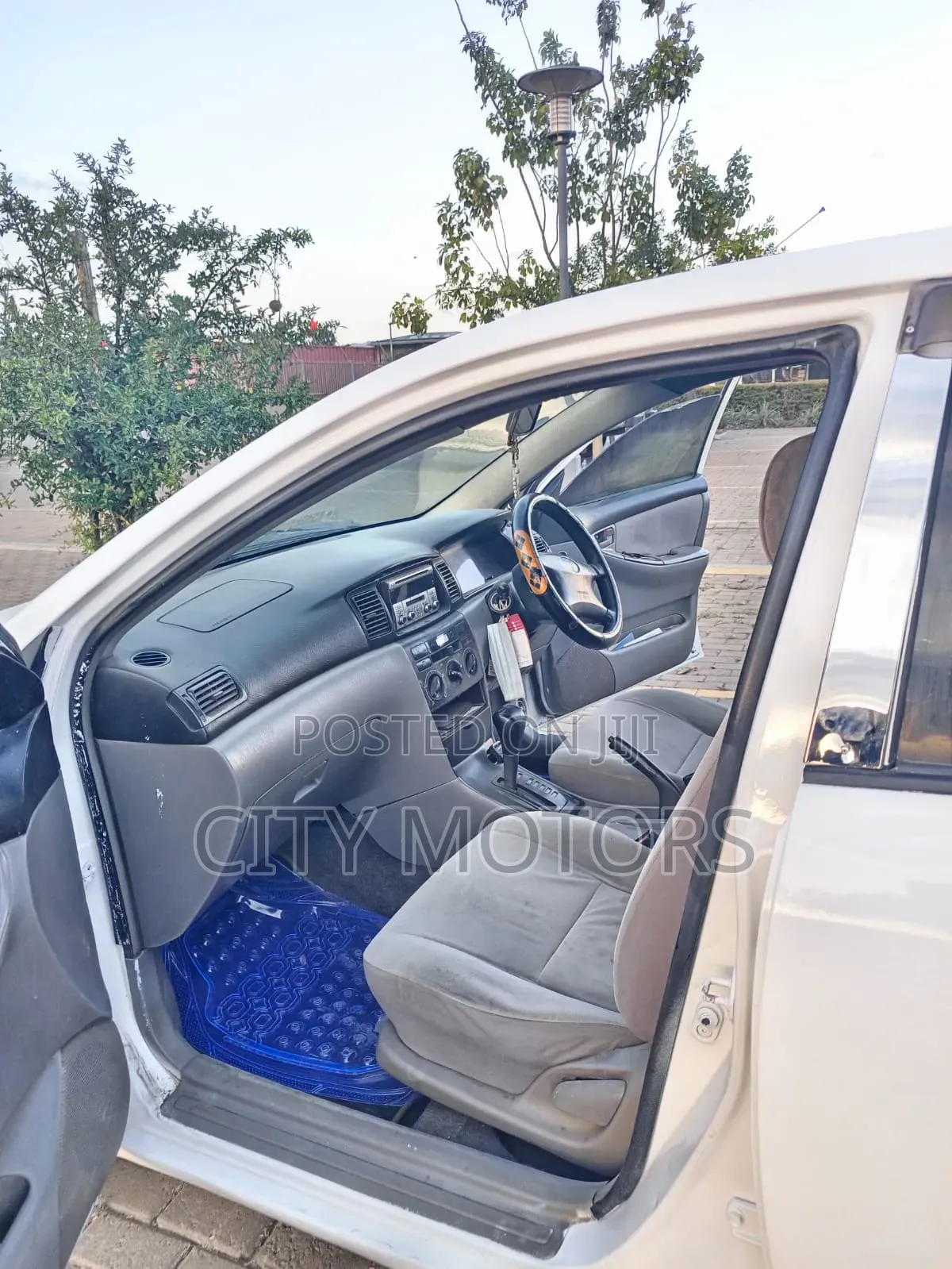 Toyota Corolla 1.5 Sedan Automatic 2002 White