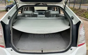 Toyota Prius Plug-In Hybrid 2012 White