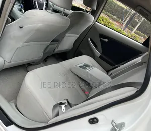 Toyota Prius Plug-In Hybrid 2012 White
