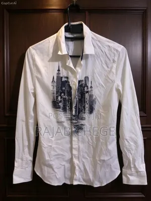 White Skyline Print-Shirt