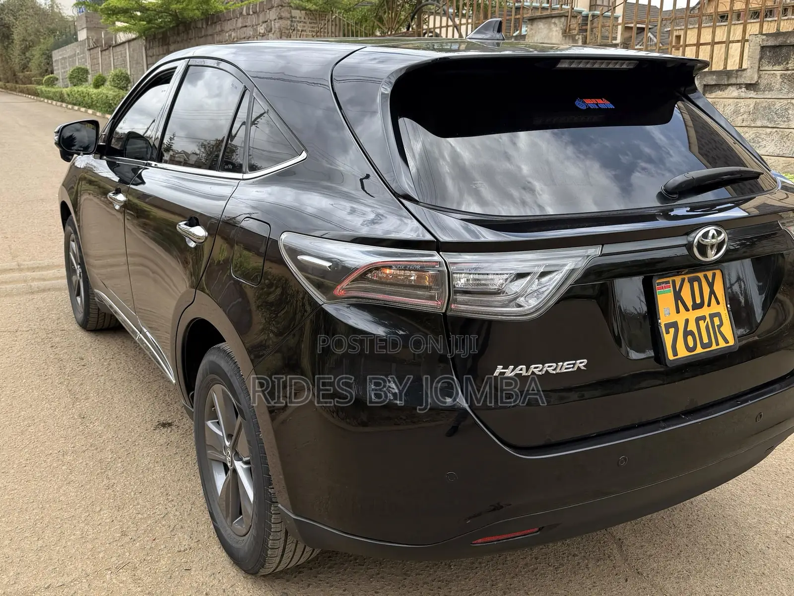 Toyota Harrier 2.0 2015 Black