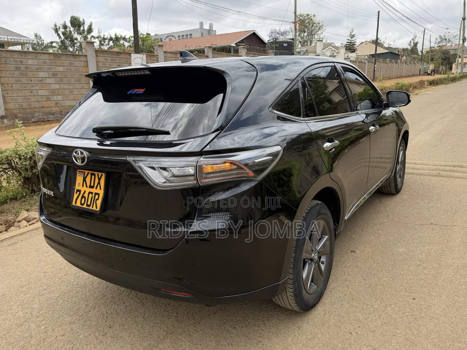 Toyota Harrier 2.0 2015 Black