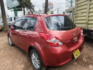 Nissan Tiida 2011 Red