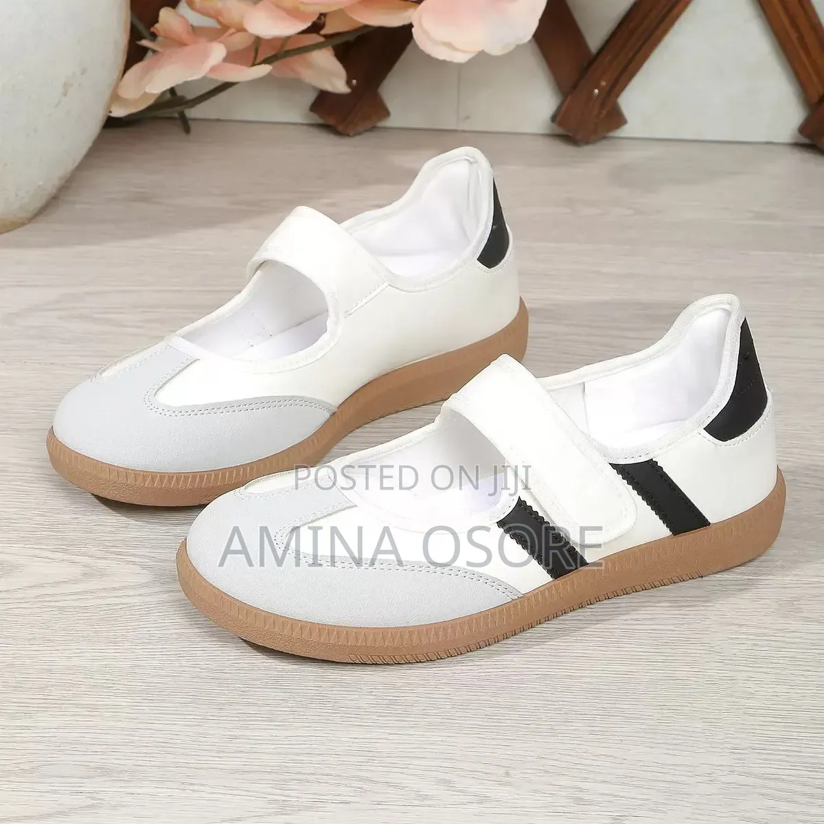 Ladies Backal Sneakers