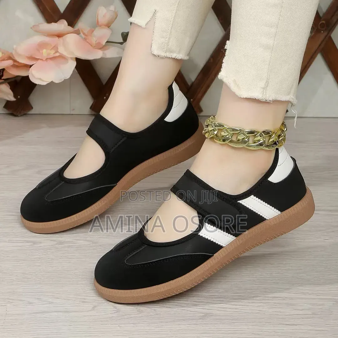 Ladies Backal Sneakers