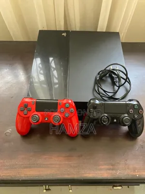 Sony PlayStation 4 (PS4) 500 GB/1TB +2 Controllers