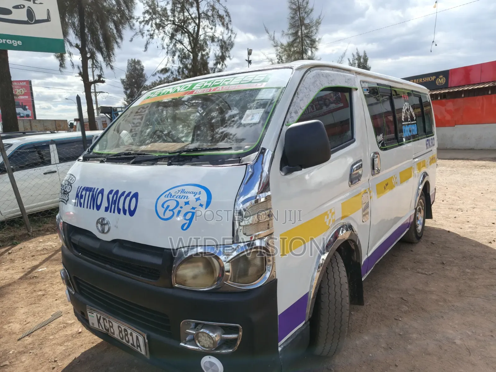 Toyota HiAce 2007 White