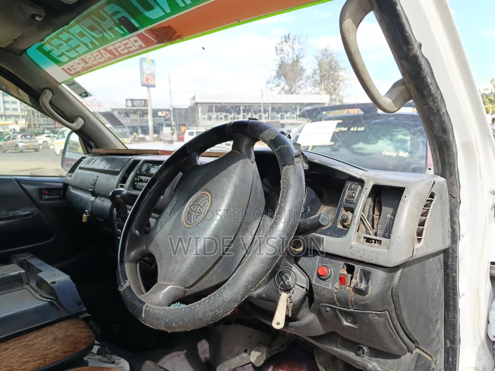 Toyota HiAce 2007 White