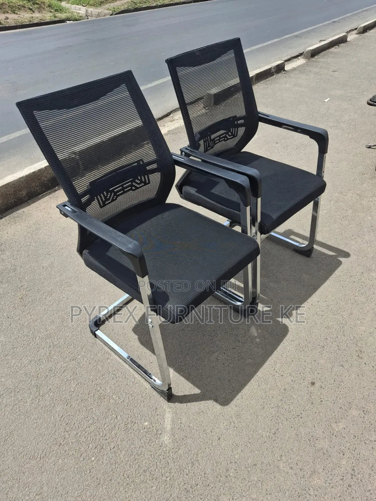 Black Mesh Cantilever Office Visitor Chairs