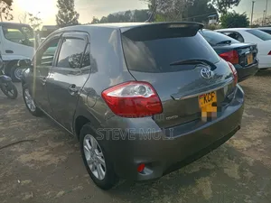 Toyota Auris 2011 Gray