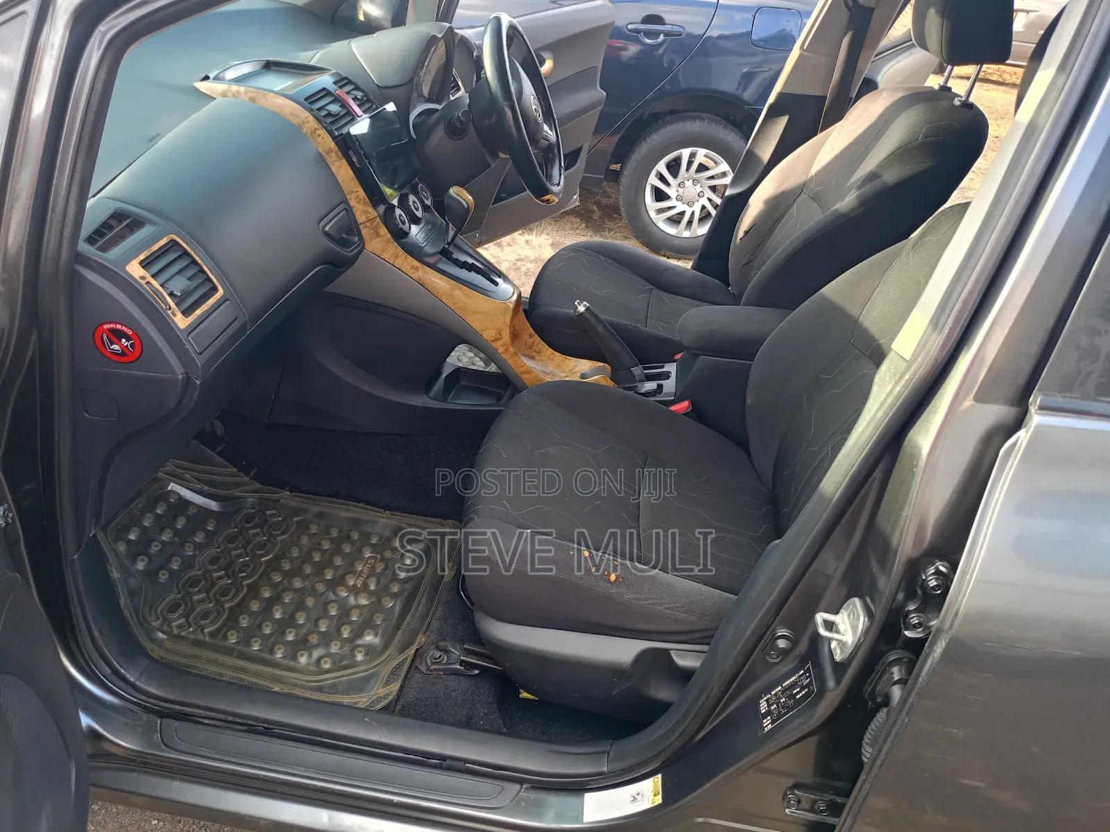 Toyota Auris 2011 Gray