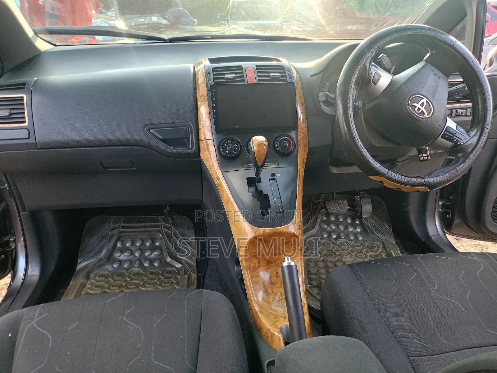 Toyota Auris 2011 Gray