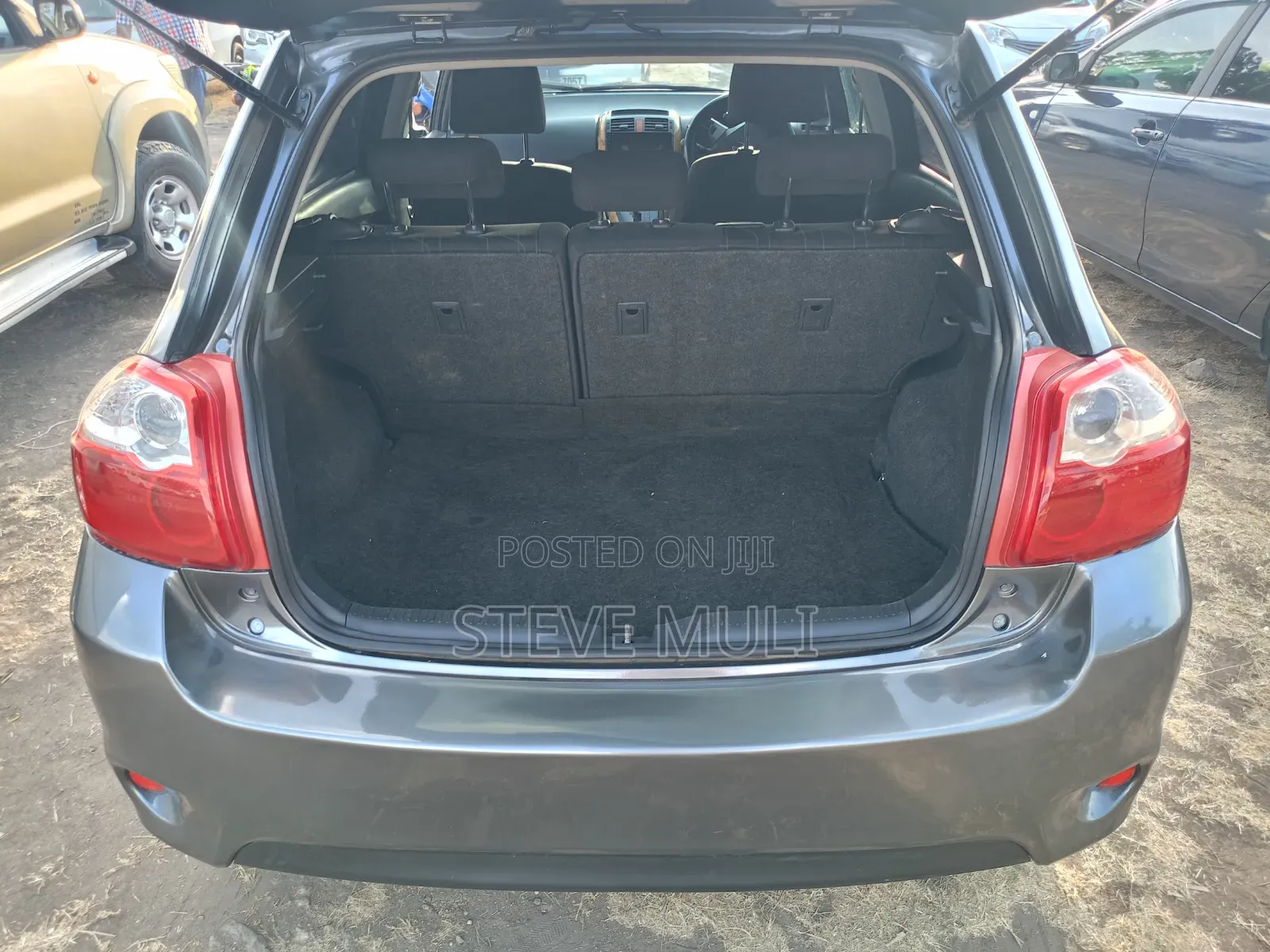 Toyota Auris 2011 Gray