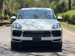 Porsche Cayenne 2018 White