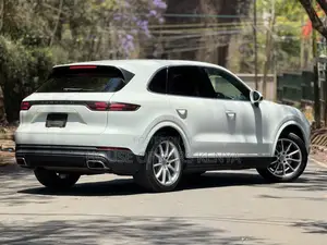 Porsche Cayenne 2018 White