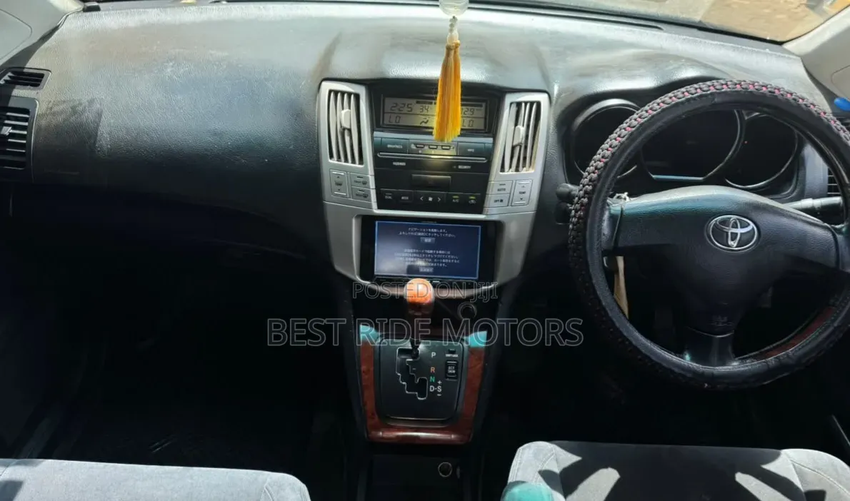 Toyota Harrier 2.4 2012