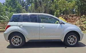 Toyota IST 2005 Silver