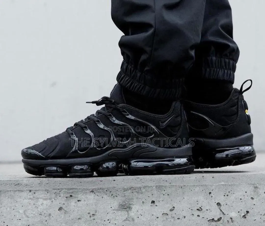  Quality Unisex Nike Vapormax Plus 
Sneakers