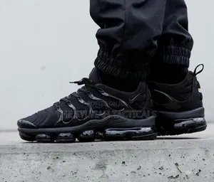  Quality Unisex Nike Vapormax Plus 
Sneakers