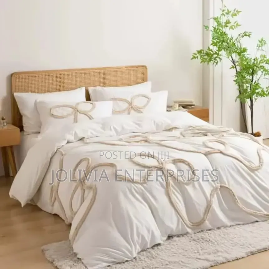 6*7 Bowknot Tufted Duvet Cover Set