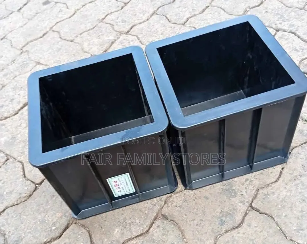 Engineering Plastic Cube Moulds