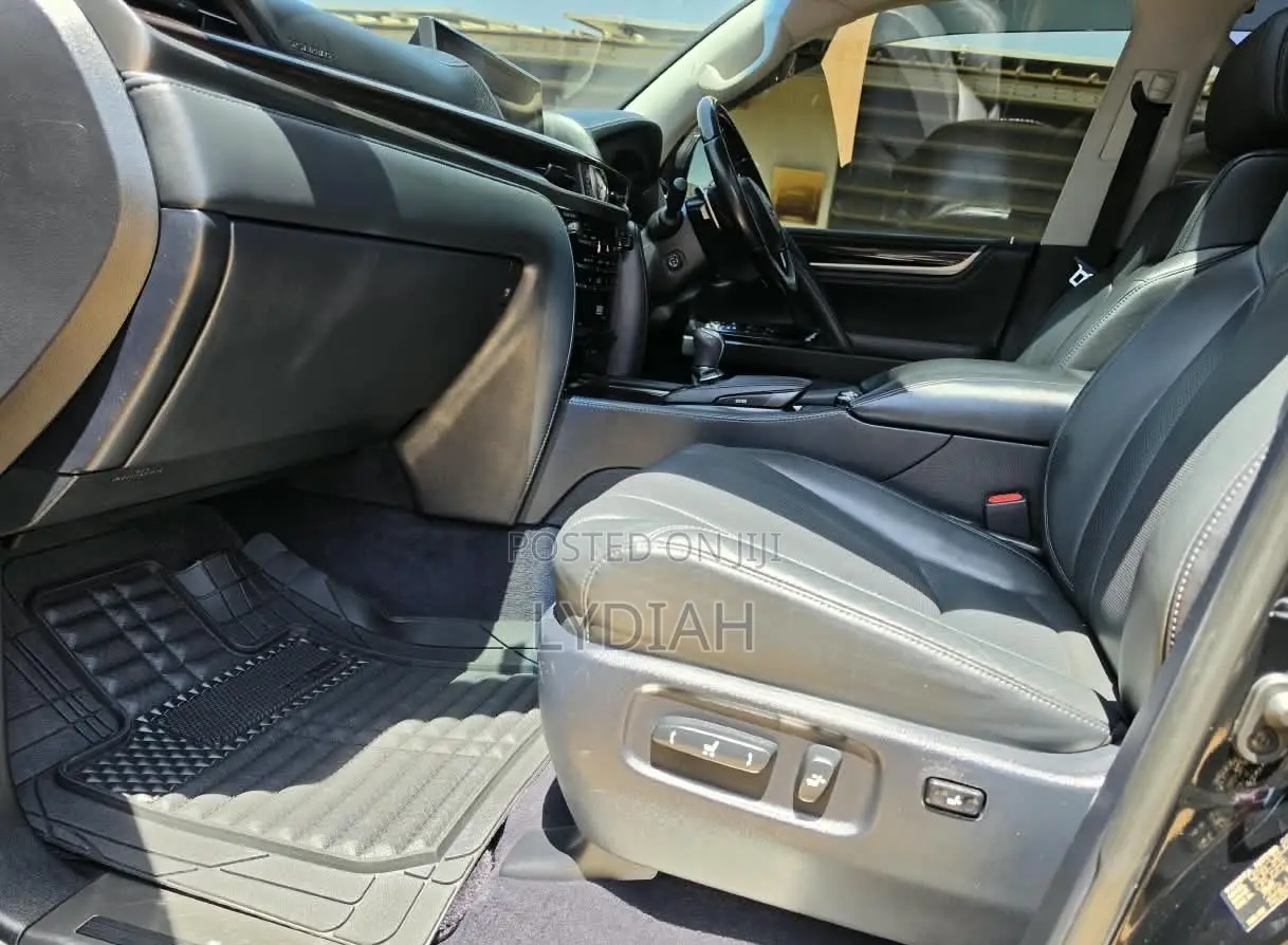 Lexus LX 2016 Black
