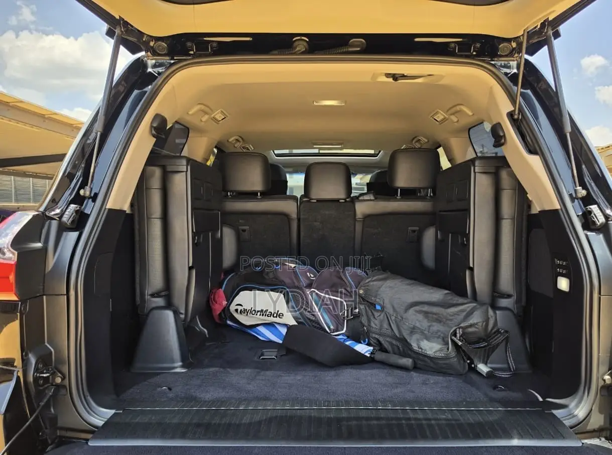 Lexus LX 2016 Black