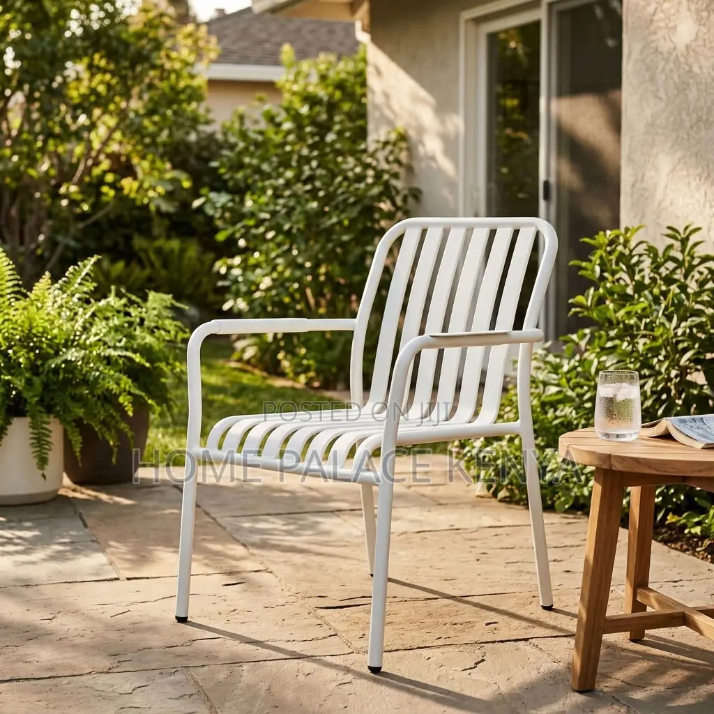 Garden Chair; Stackable Plastic Outdoor Chair
