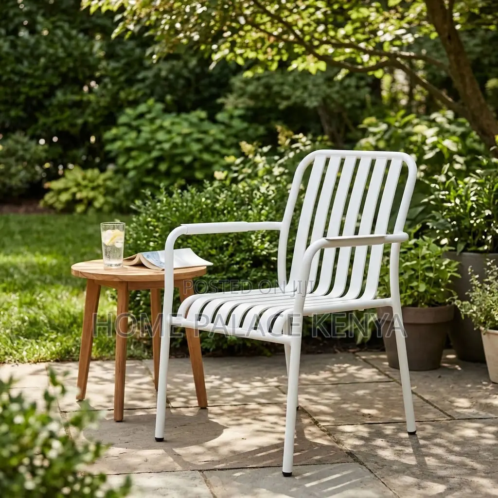 Garden Chair; Stackable Plastic Outdoor Chair