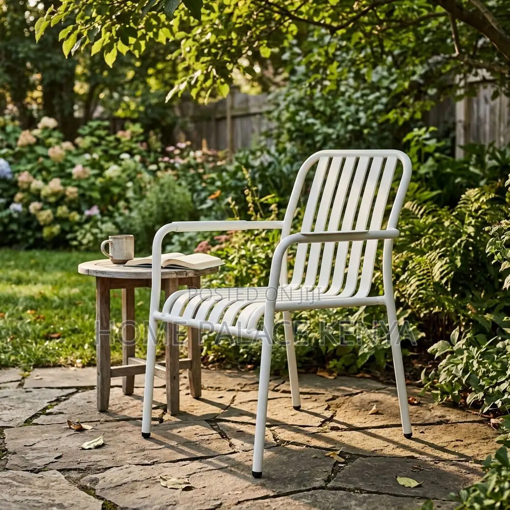 Garden Chair; Stackable Plastic Outdoor Chair