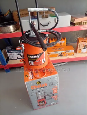 Heavy-Duty 10kg Grease Bucket Pump With Wheels