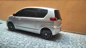 Toyota Porte 1.3 FWD 2009 Silver