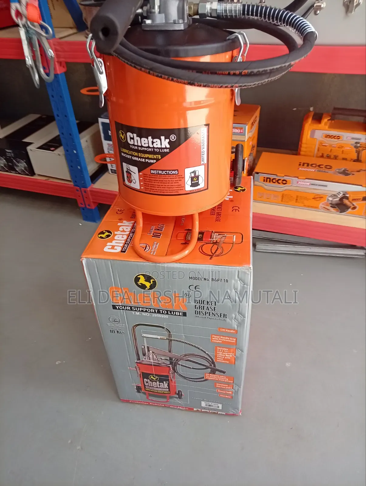 Manual Grease Pump With Wheeled Bucket for Workshop Use