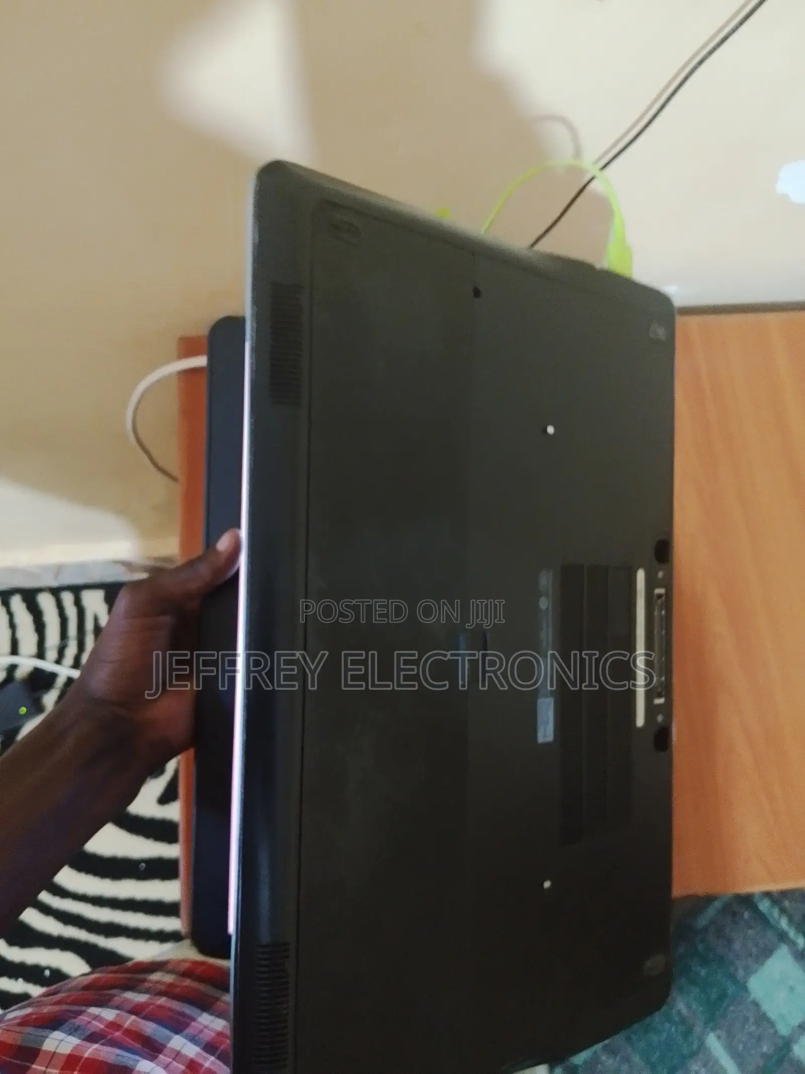 Laptop Dell Latitude E7240 12GB Intel Core i7 SSD 256GB