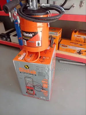 Chetak Grease Bucket Pump for Heavy Equipment Servicing