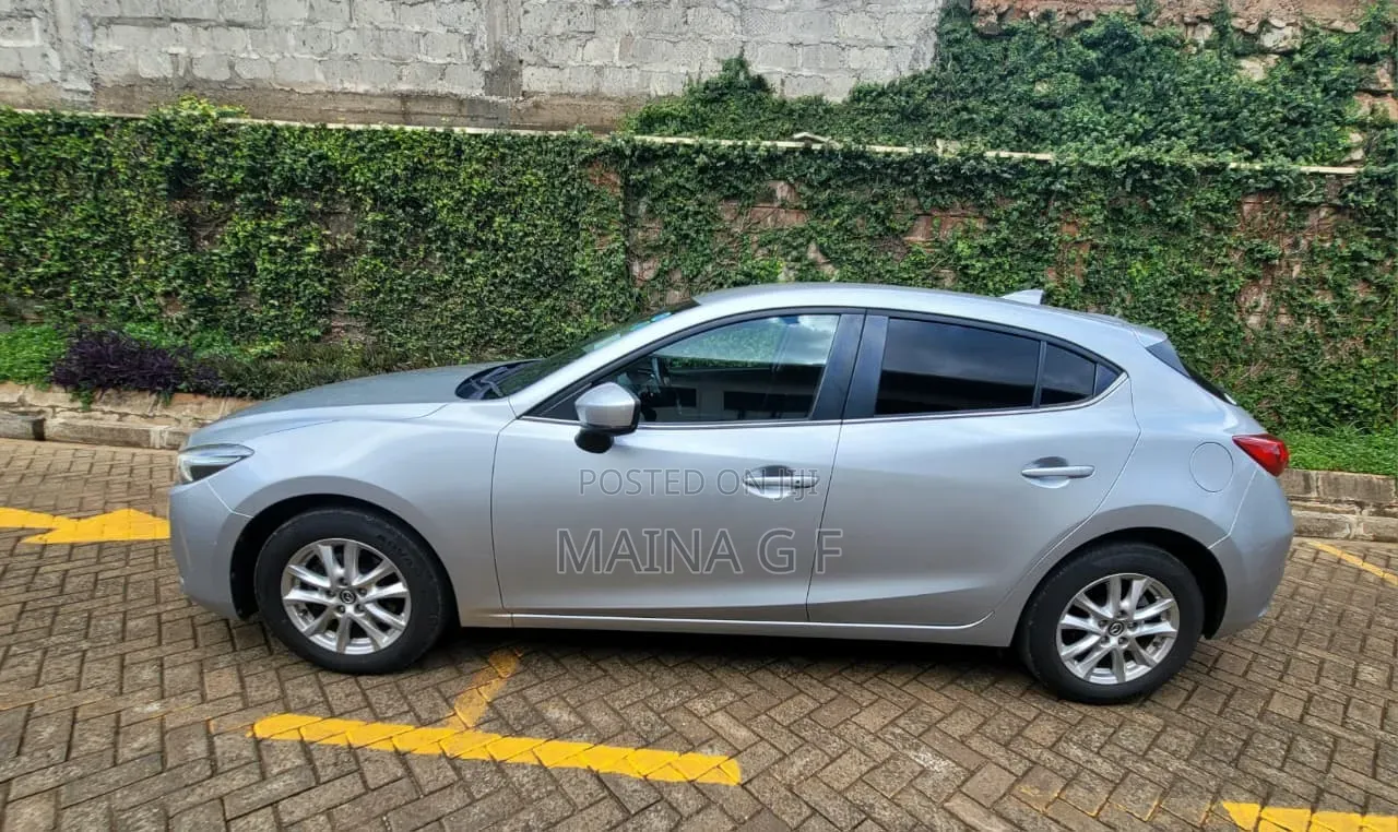 Mazda Axela 2018 Silver