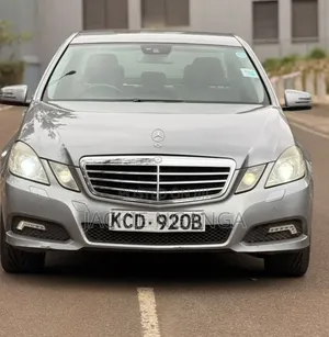 Mercedes-Benz C200 2010 Silver