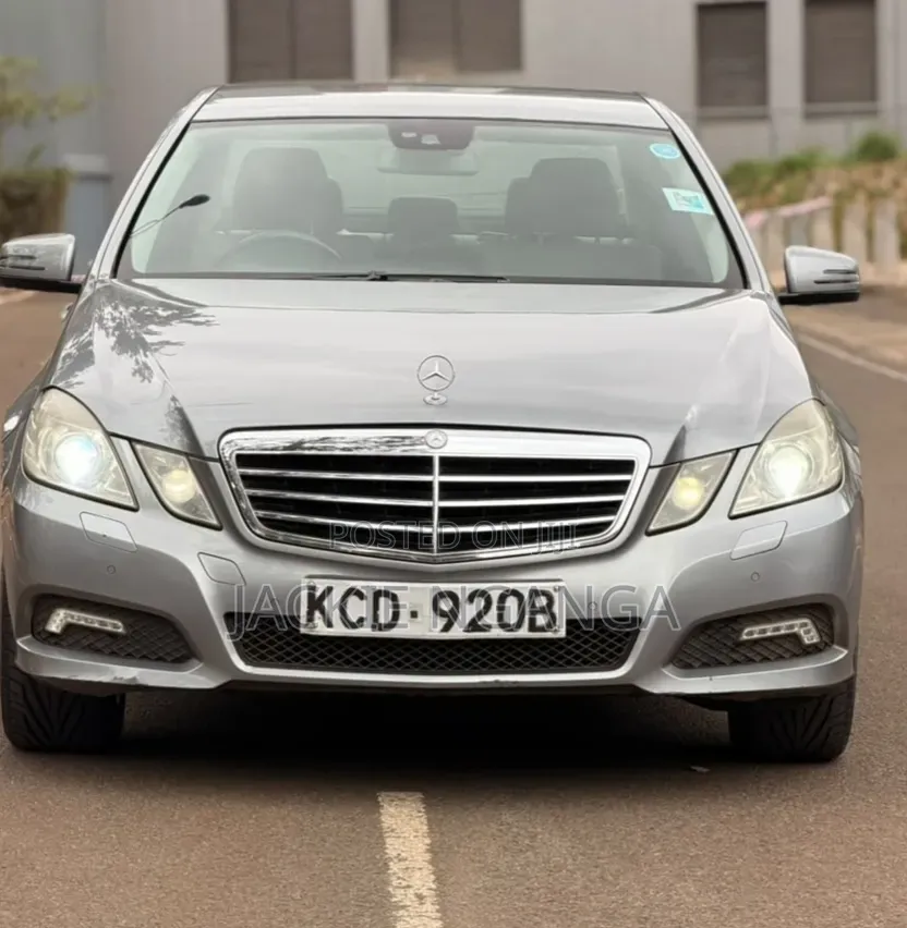 Mercedes-Benz C200 2010 Silver