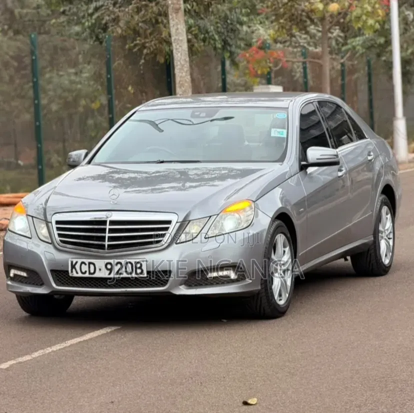 Mercedes-Benz C200 2010 Silver
