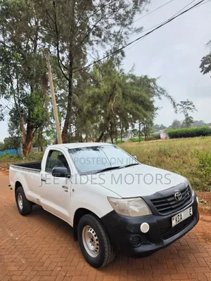 Toyota Hilux 2014 White