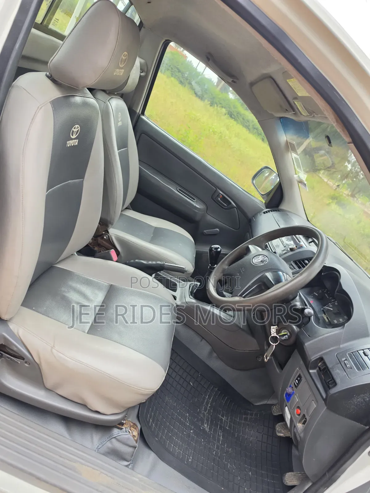 Toyota Hilux 2014 White