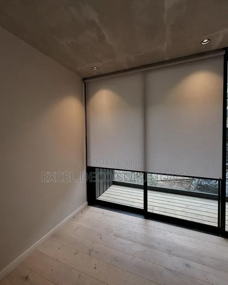 Sunscreen Blinds for Home and Office Window Décor