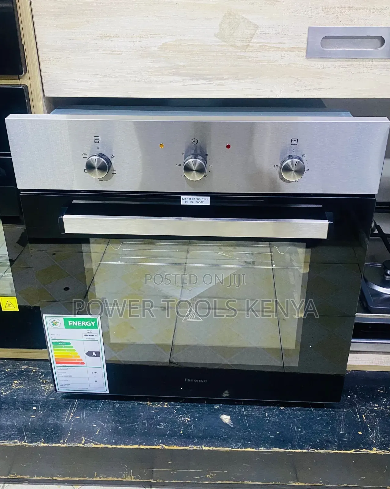 Hisense 60cm Built-in Electric Oven 75litres