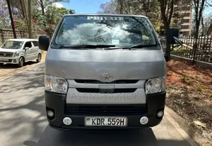 Toyota HiAce 2016 Silver
