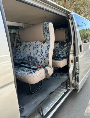 Toyota HiAce 2016 Silver